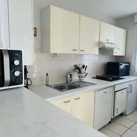 Apartment Confortable Avec Parc, Piscine, Et Parking A - Fr-1-495-9 Cambo-les-Bains